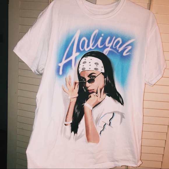 aaliyah airbrush tee
